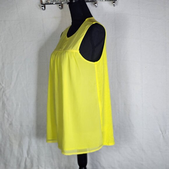 Betsey's Boutique Shop Bright Yellow Slit Clasp Front Closure Blouse Tank Size M - Picture 9 of 16